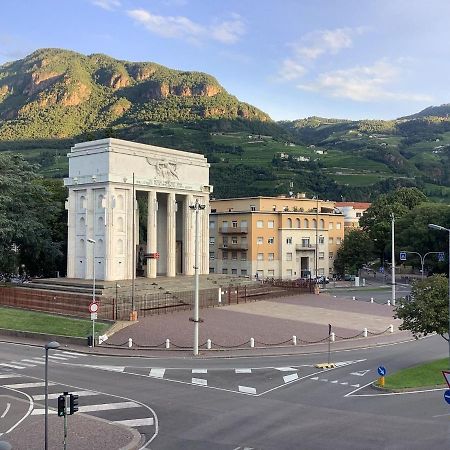 Casa Vittoria - Siegeshaus Apartment Bolzano Bagian luar foto